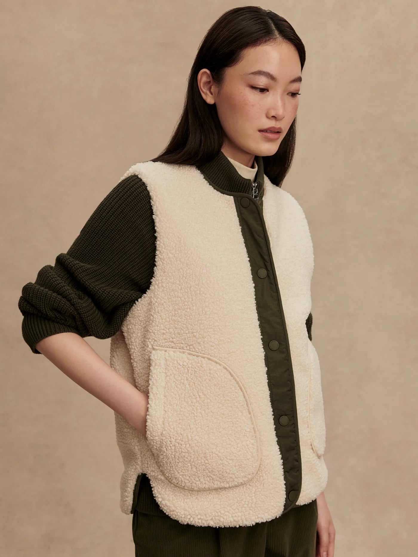 Audrea Reversible Gilet - Sandshell/ Forest Night