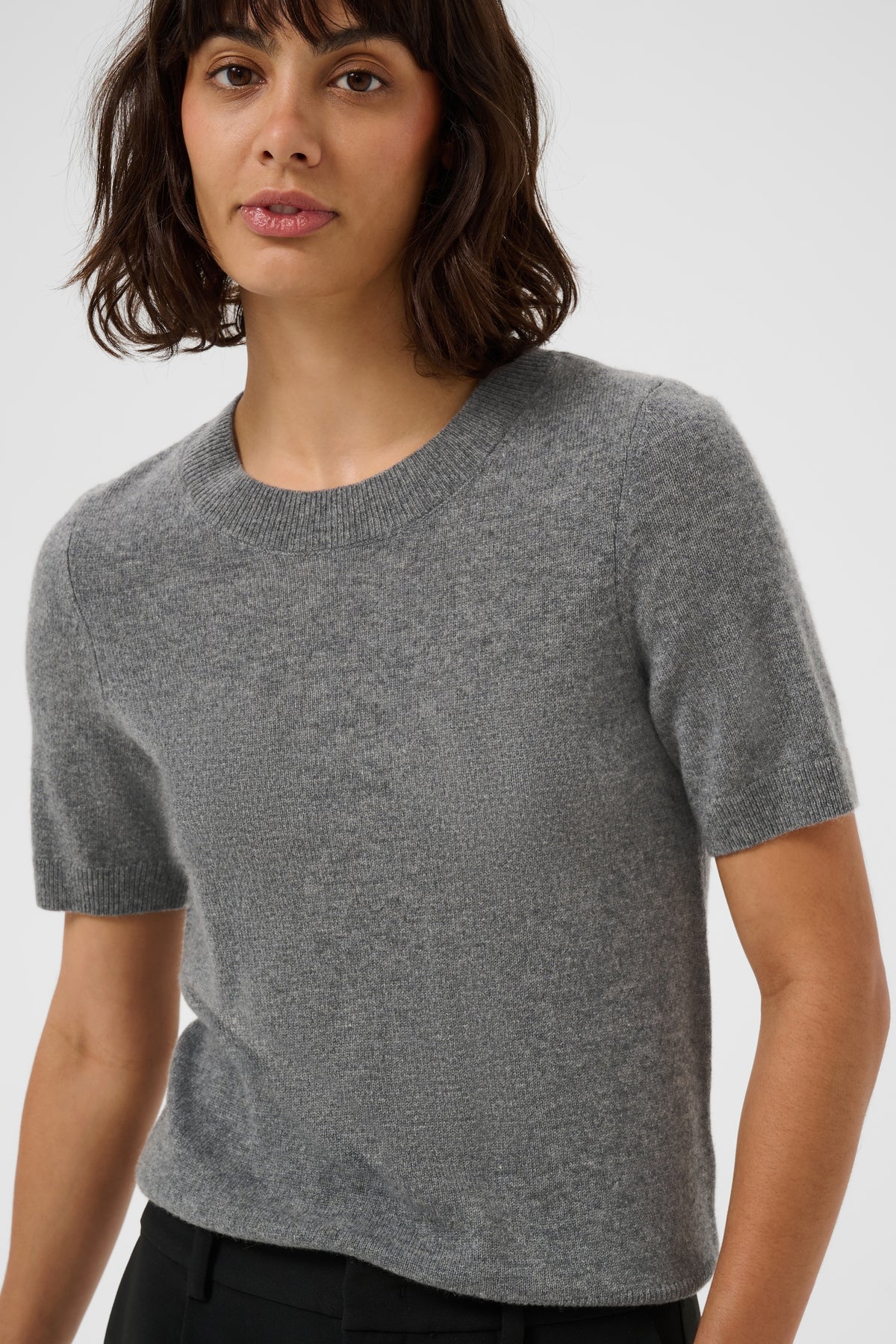 Part Two EverlottaPW short-sleeve 100% pure cashmere knit sweater in medium grey melange with a crew neckline.