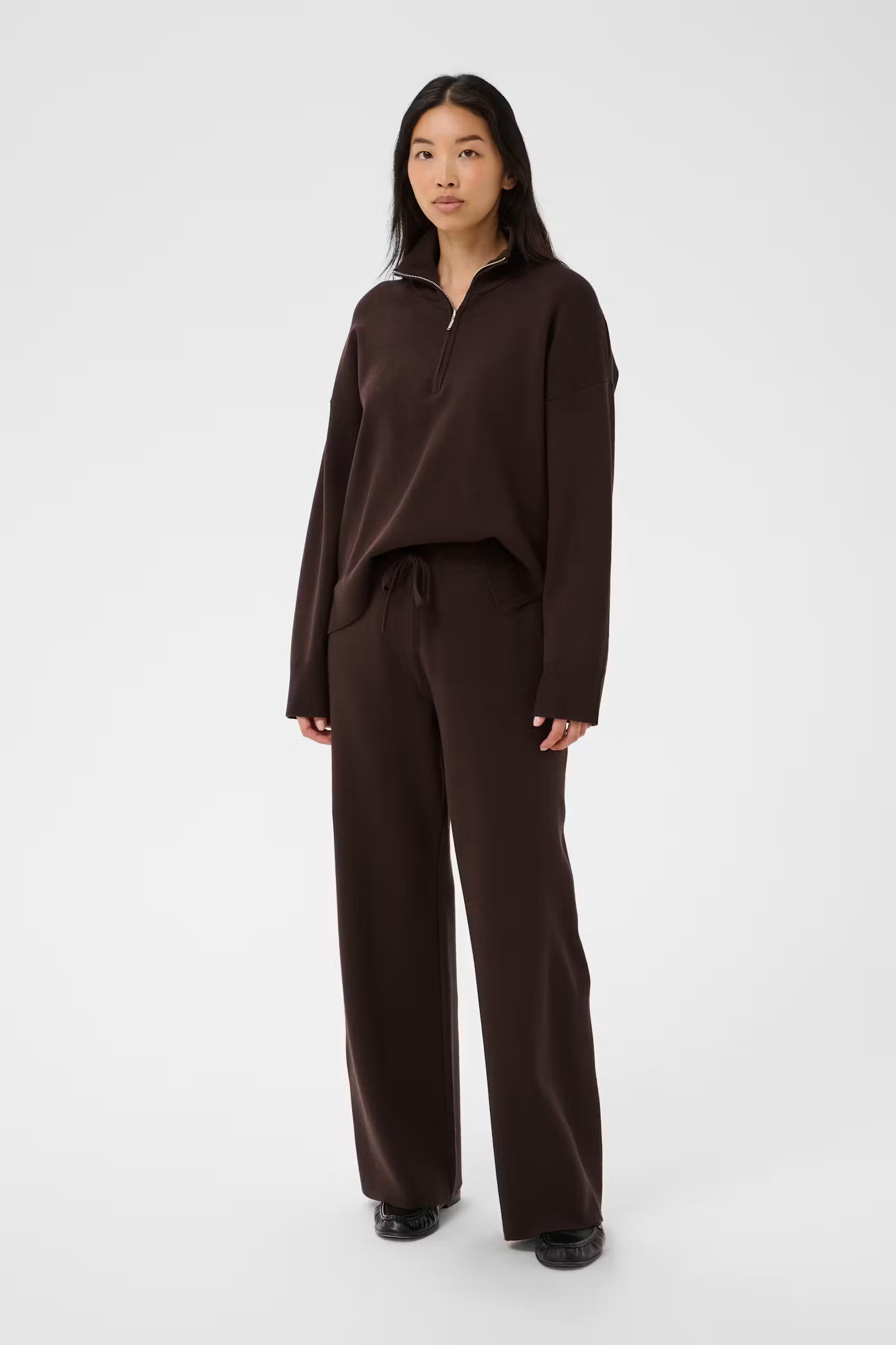 Katrie Pant - Mole
