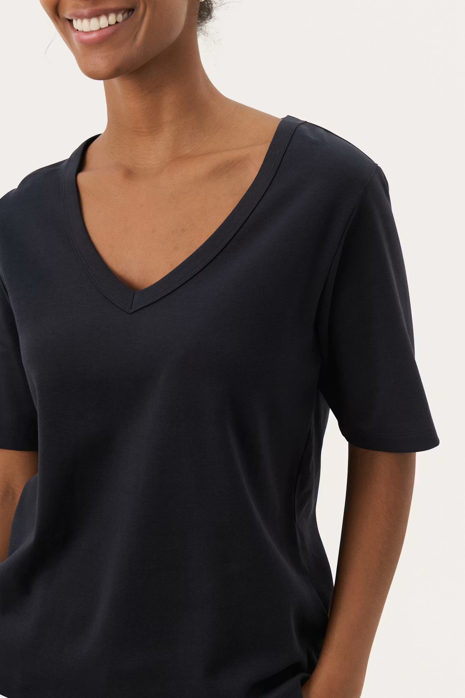 Ratansa T-shirt - Dark Navy