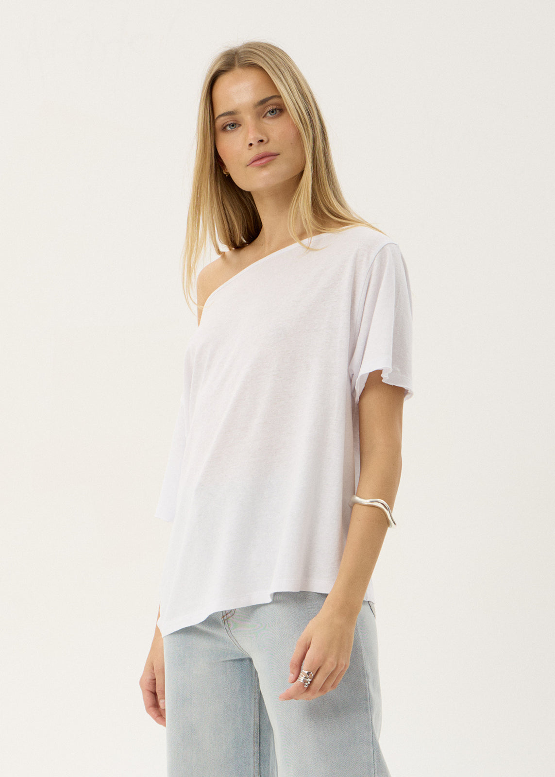 Sabina - Hemp Off Shoulder Tee - White, detail view
