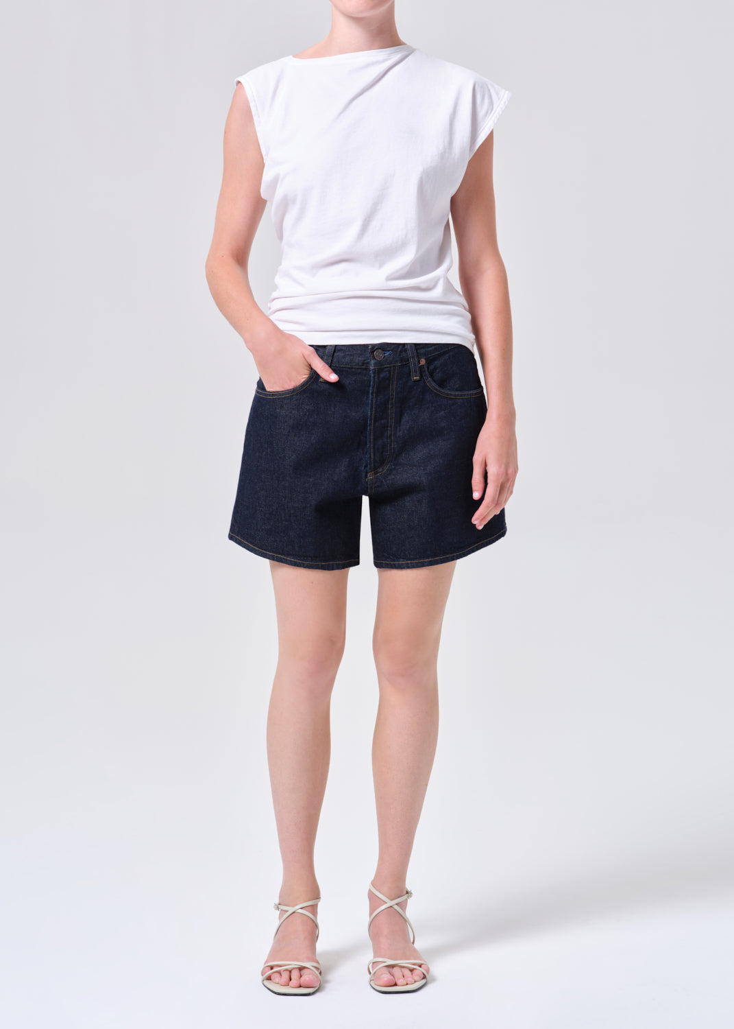 AGOLDE Leith Short in Rinse indigo denim oversized vintage fit front view