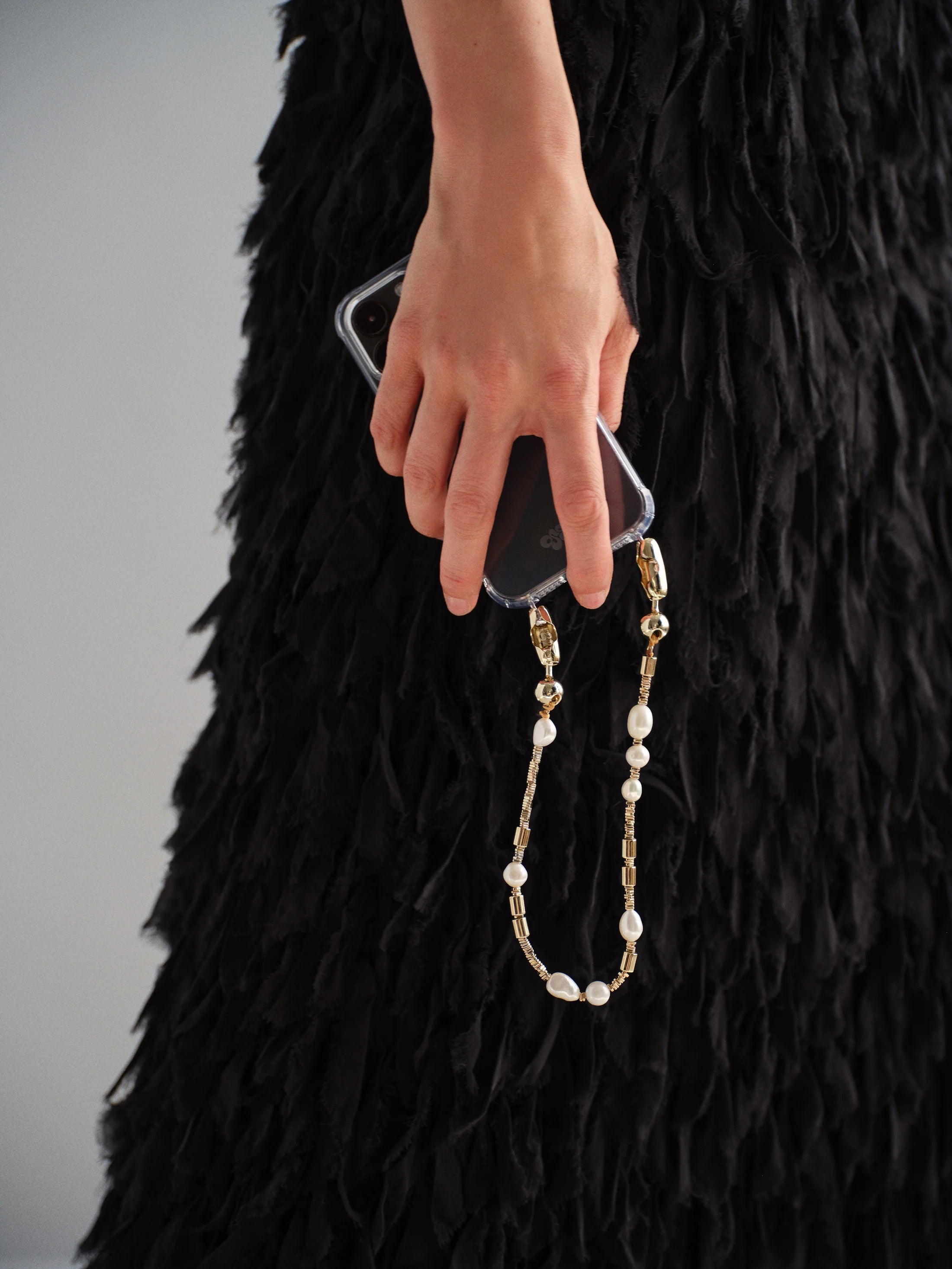 Banded Wristlet – Pearl / Gold
