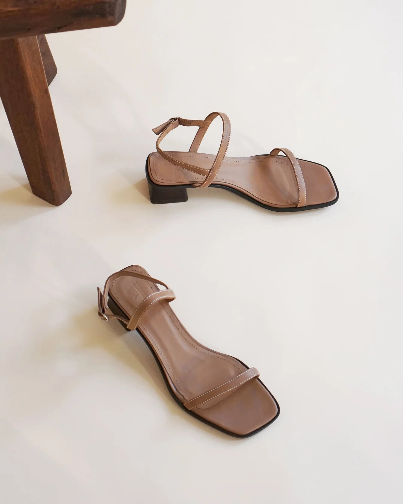Flattered Juno leather mid-heel shoes in Cognac