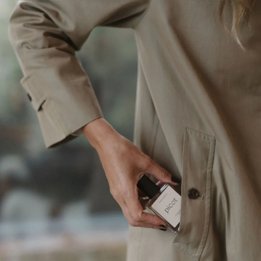 Honey Tobacco Eau De Parfum 30ml glass bottle with matte black lid