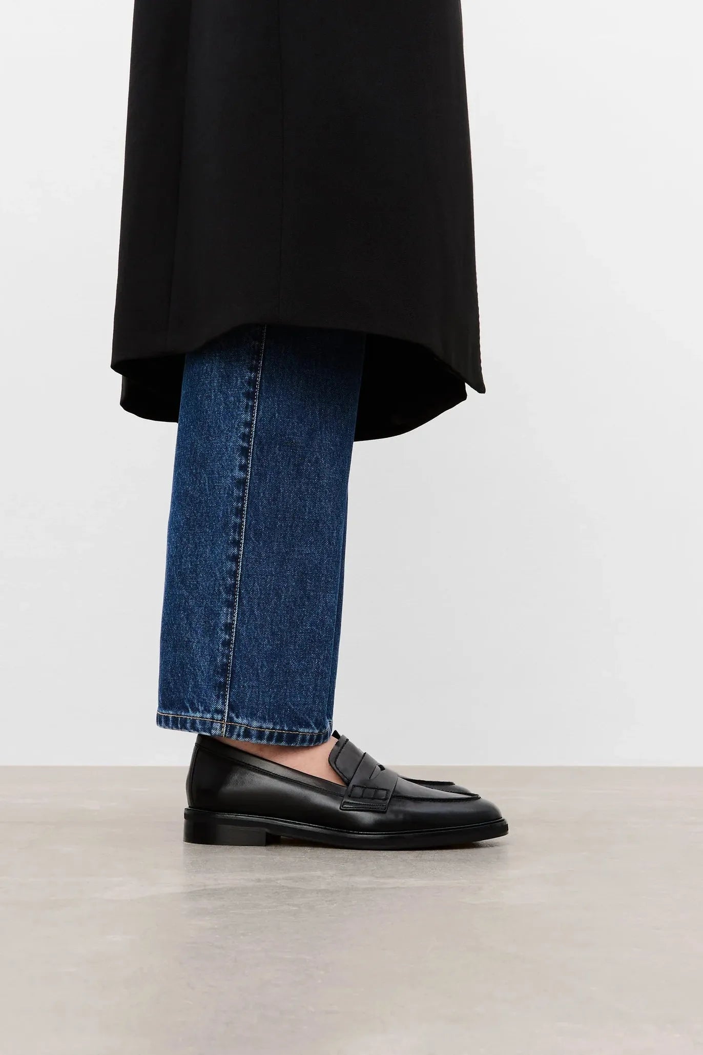 Sara - Leather Black