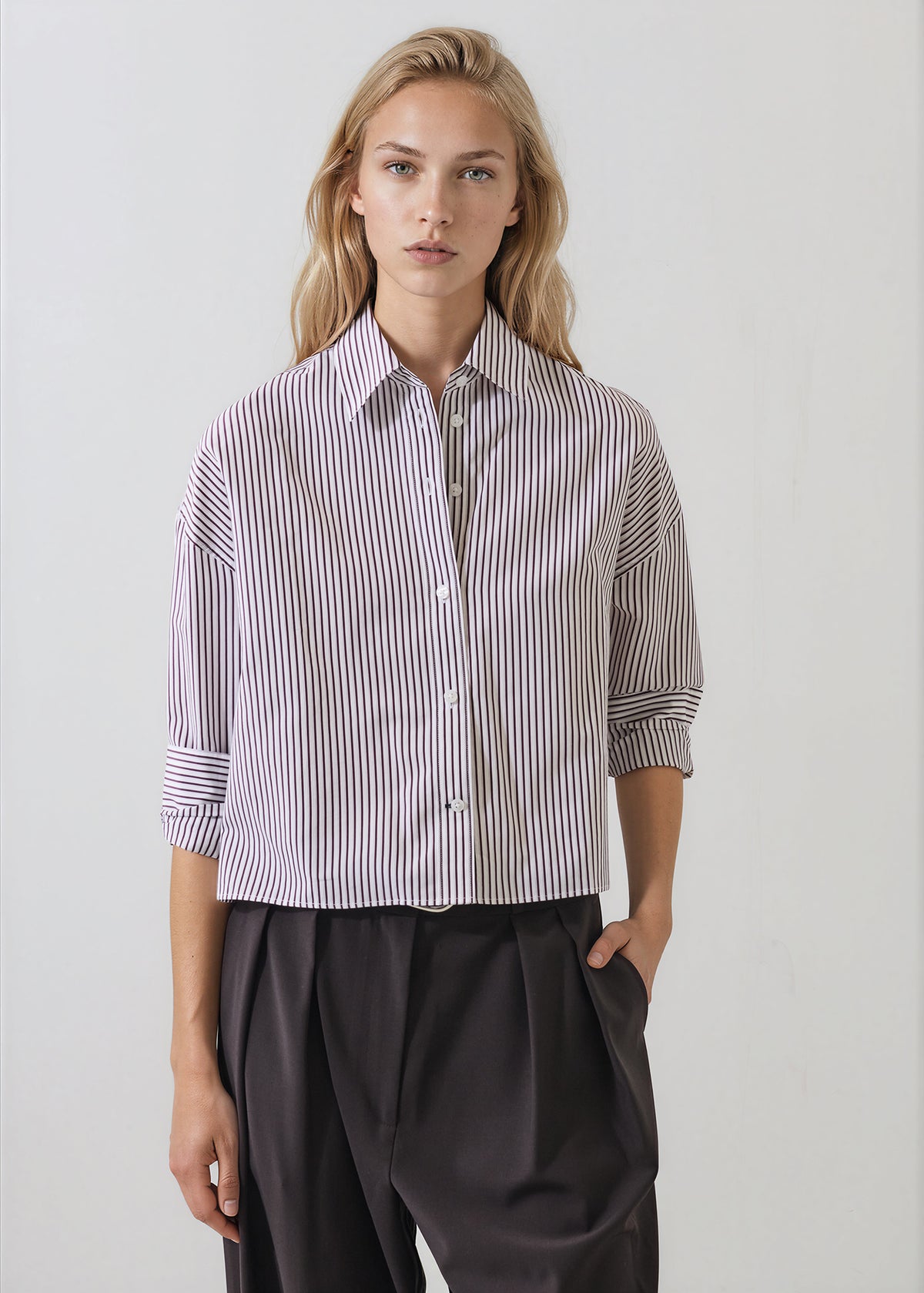 Patrick Assaraf plum and white fine stripe cropped cotton poplin button-down shirt.