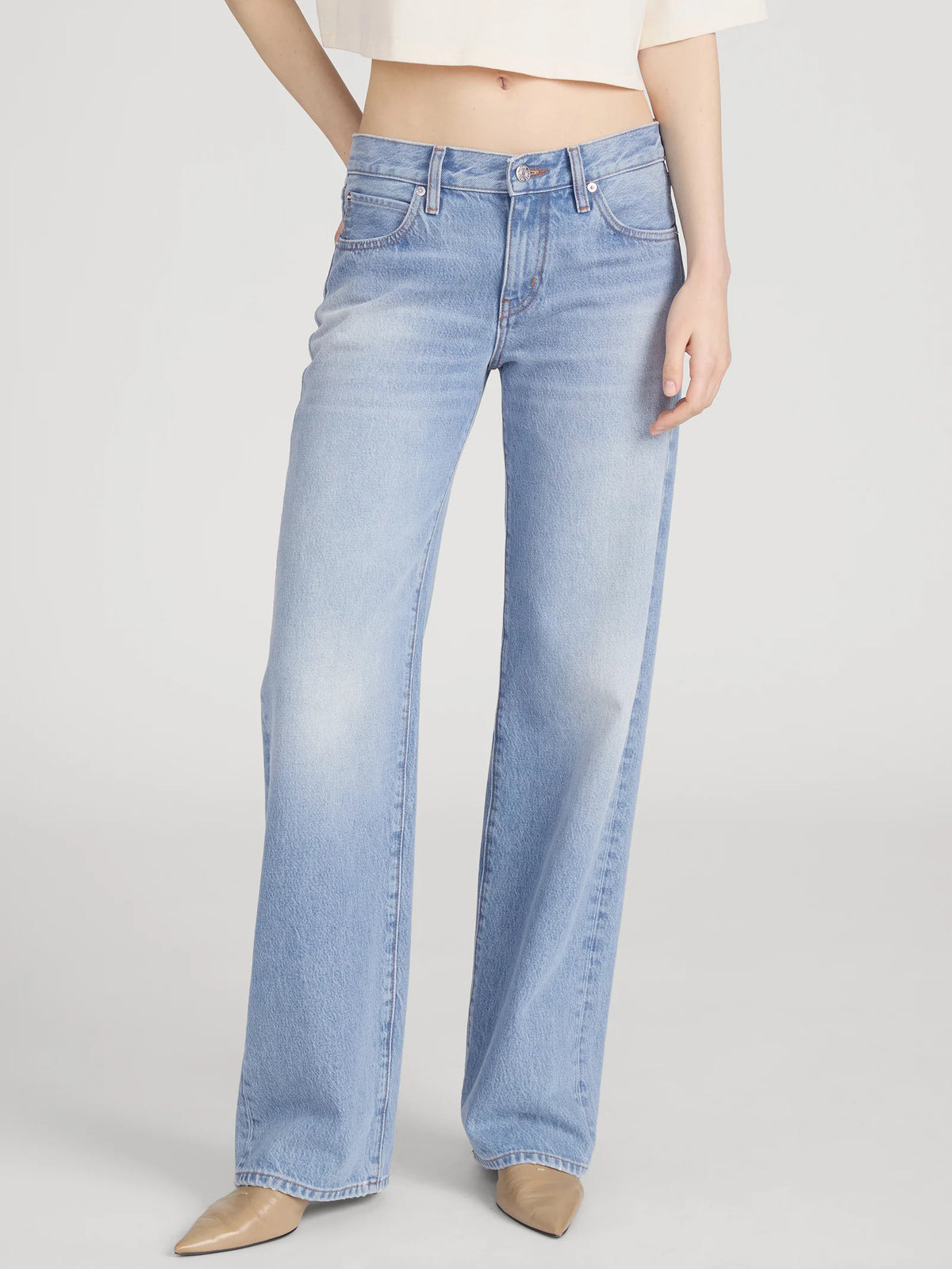FRAME The Saturday relaxed low-rise straight-leg jeans in static wash denim.