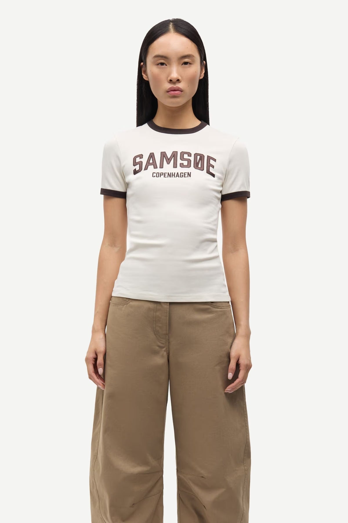 Samsøe Samsøe Sabond organic cotton short sleeve t-shirt in egret off-white with chest pocket.