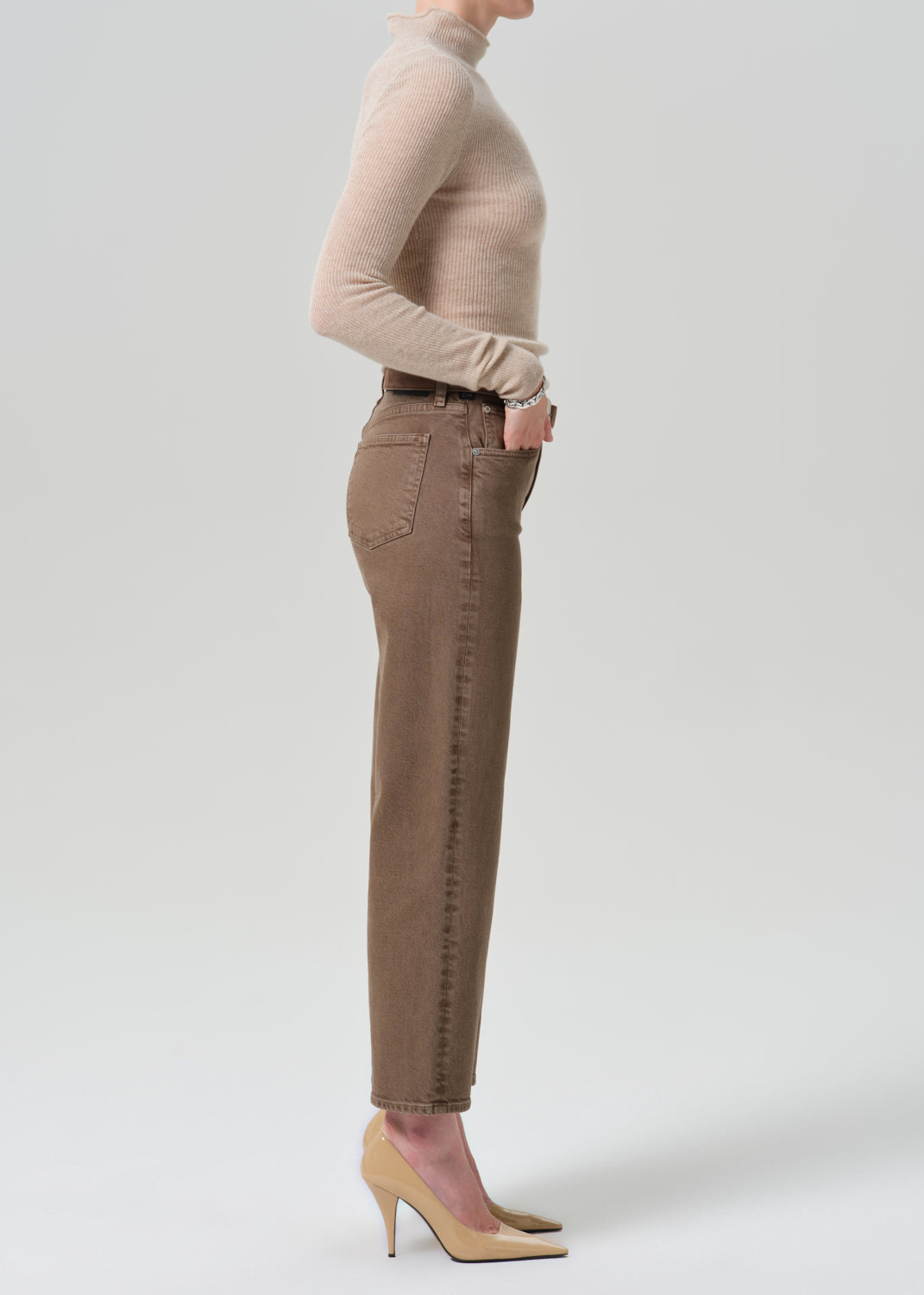 Citizens of Humanity Palma Straight Clean Hem in Cocoa - detail view
