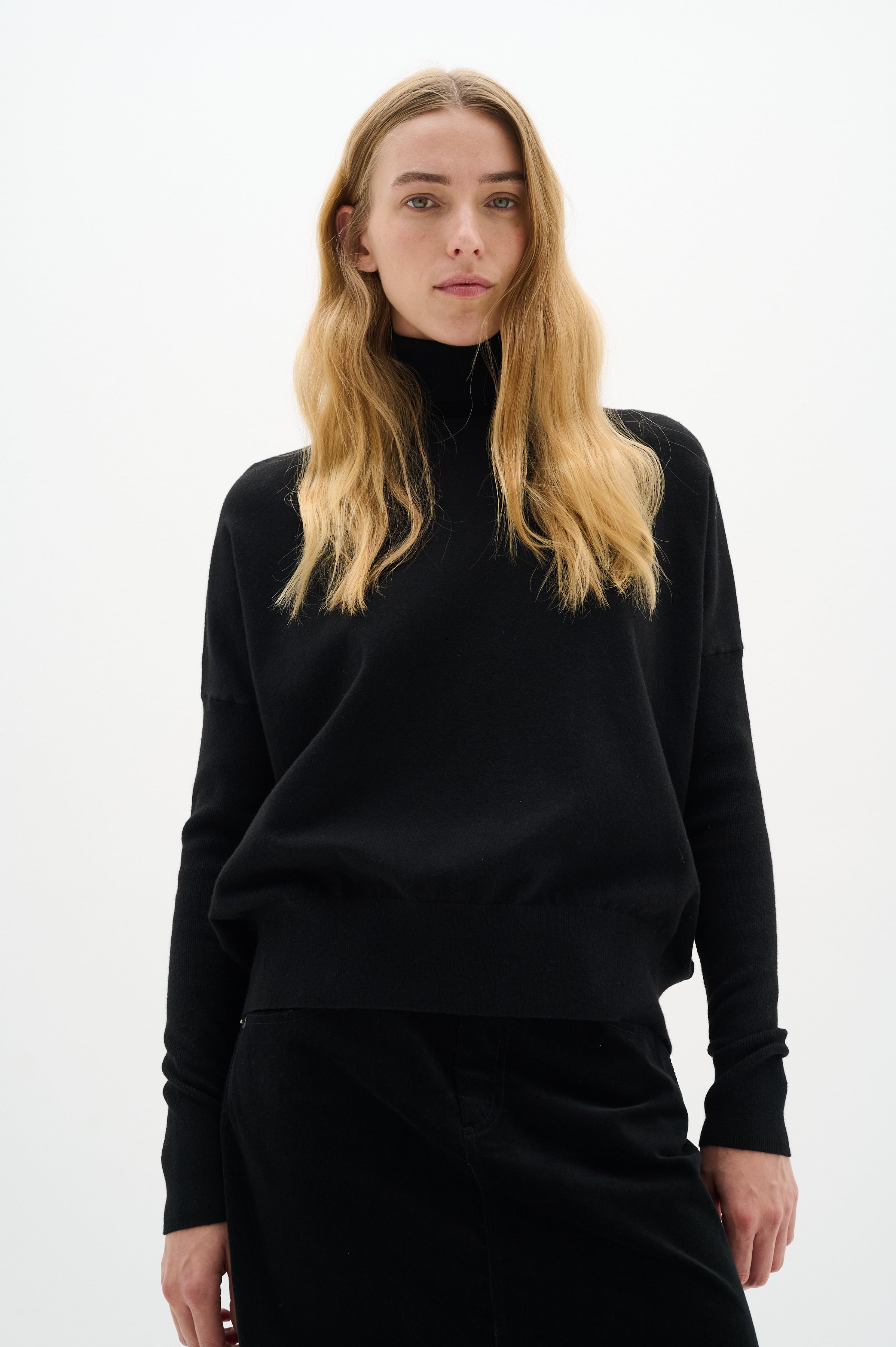 Kellsie Turtleneck Pullover - Black