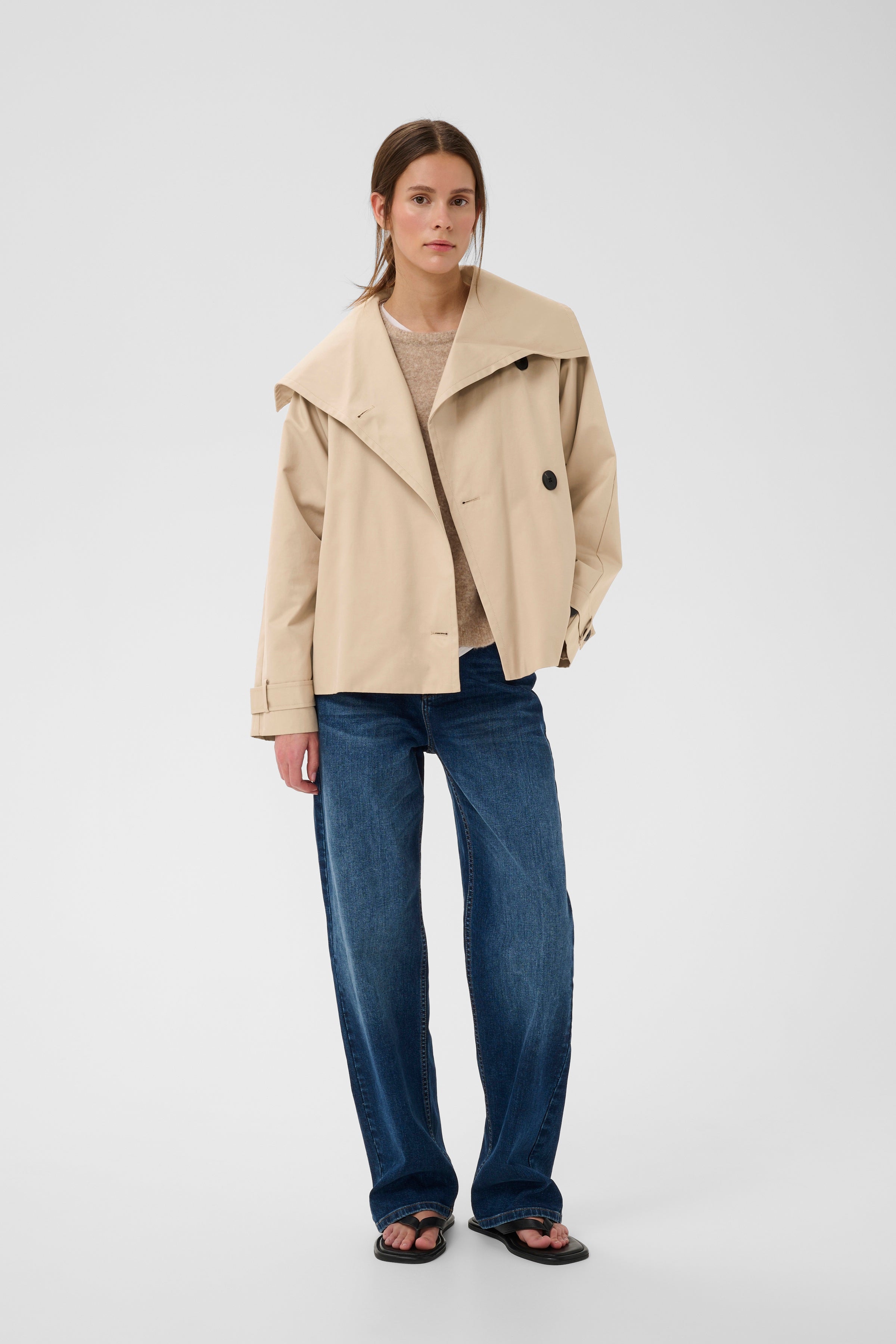 Maziei Perry Short Coat - Sandstone Beige | Asymmetric Jacke