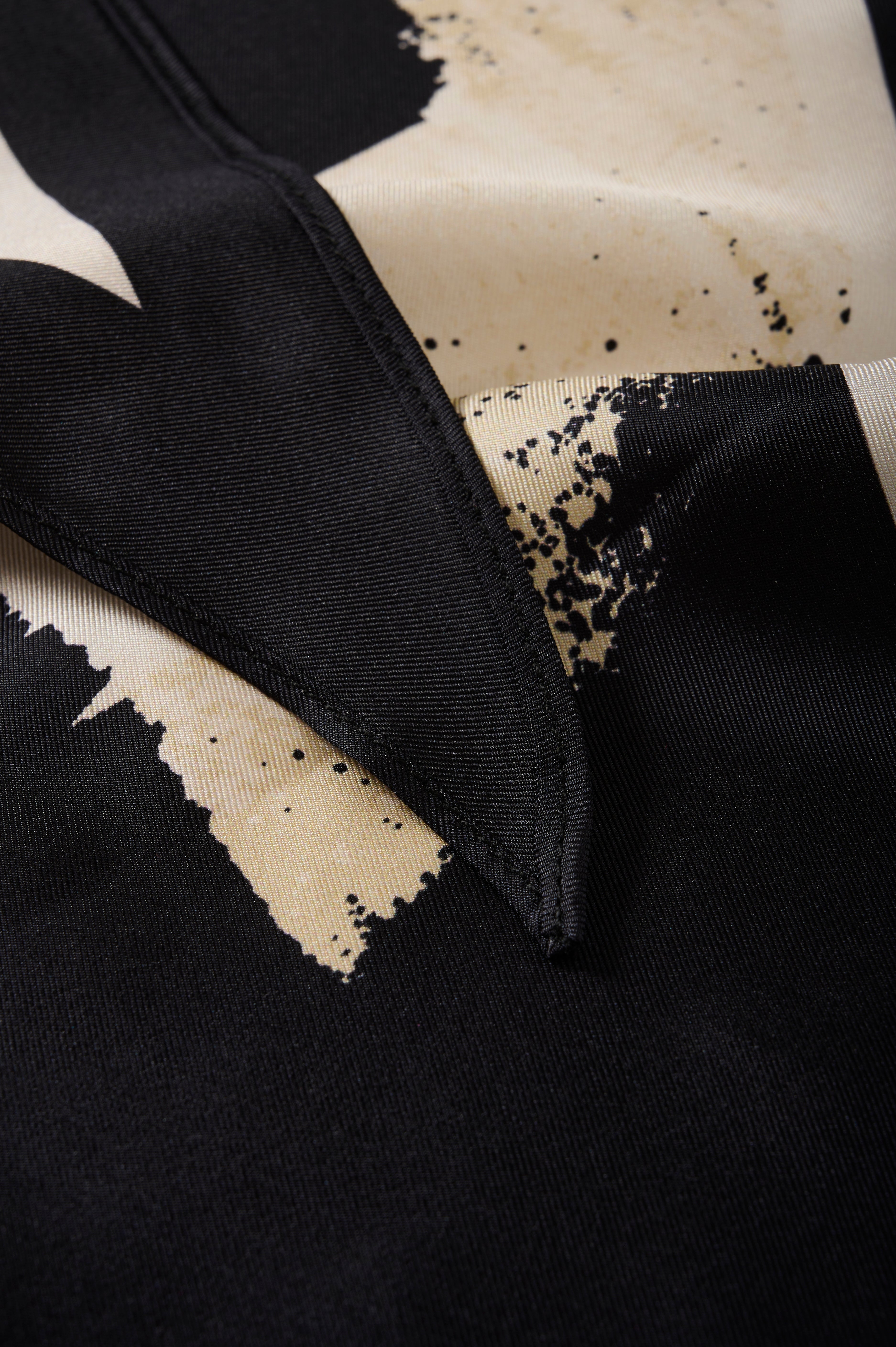 Rafi Scarf - Black Wall Paint