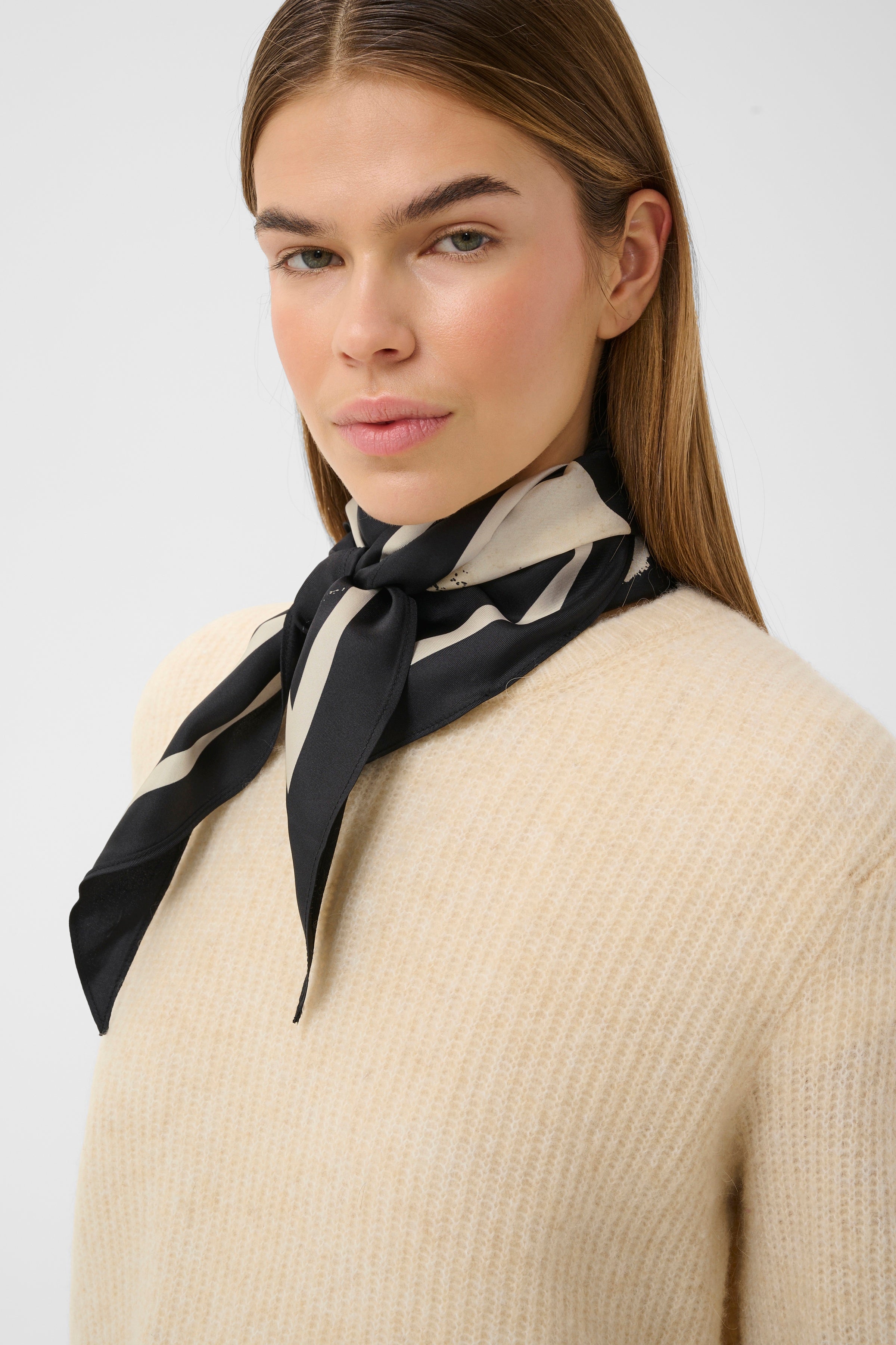 Rafi Scarf - Black Wall Paint