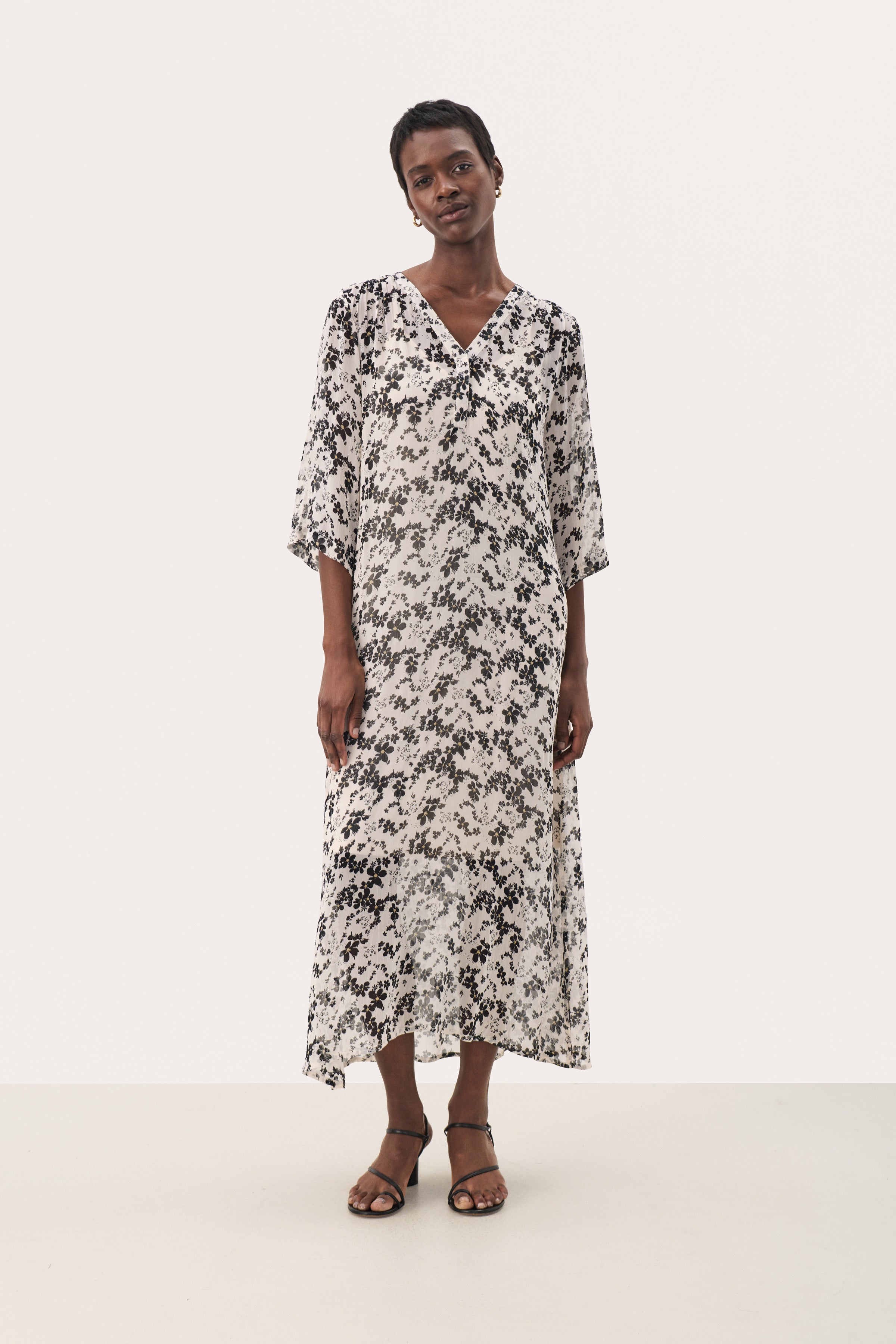 Berit Long dress - Black Flower
