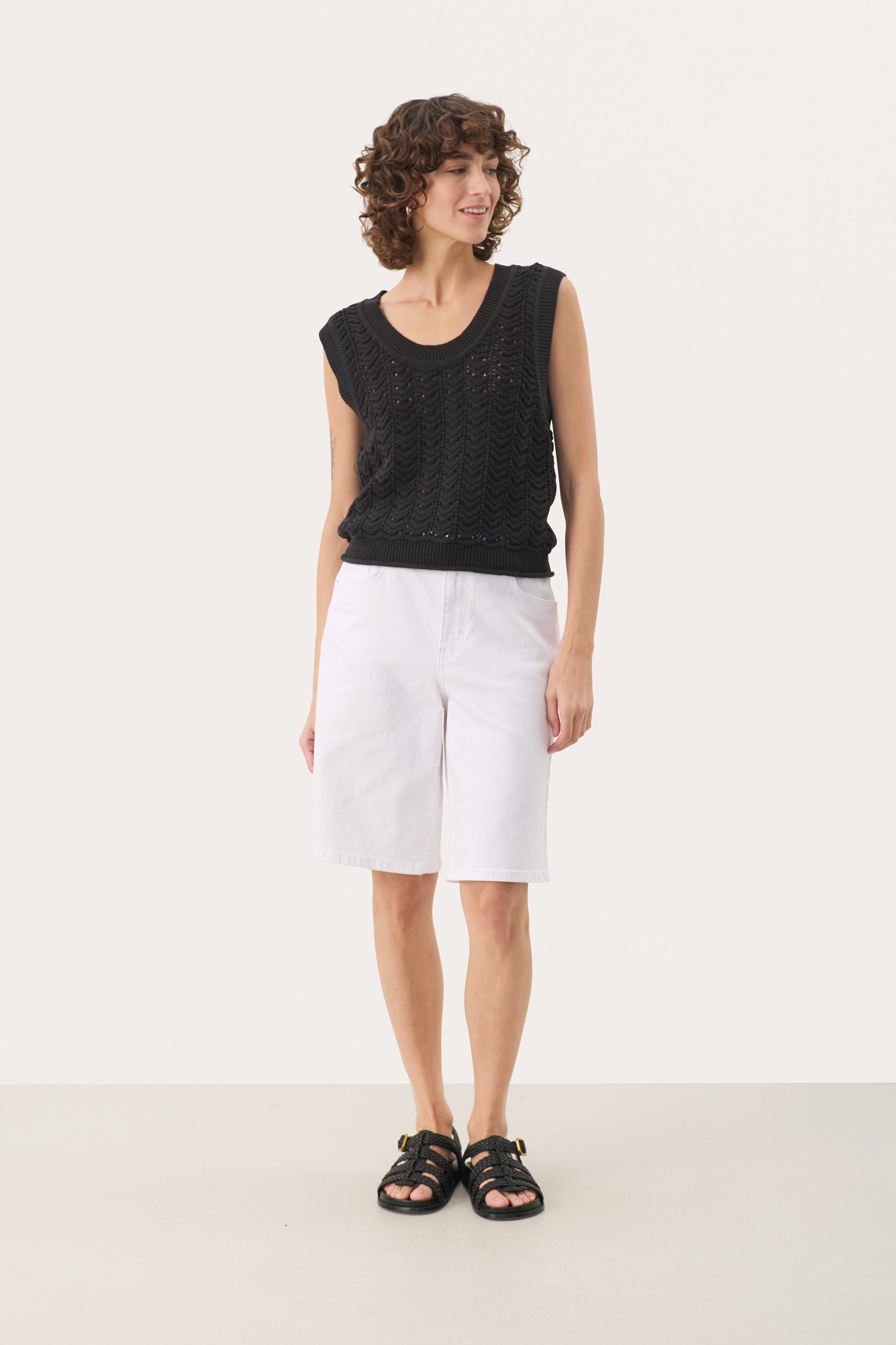 Radka - Black