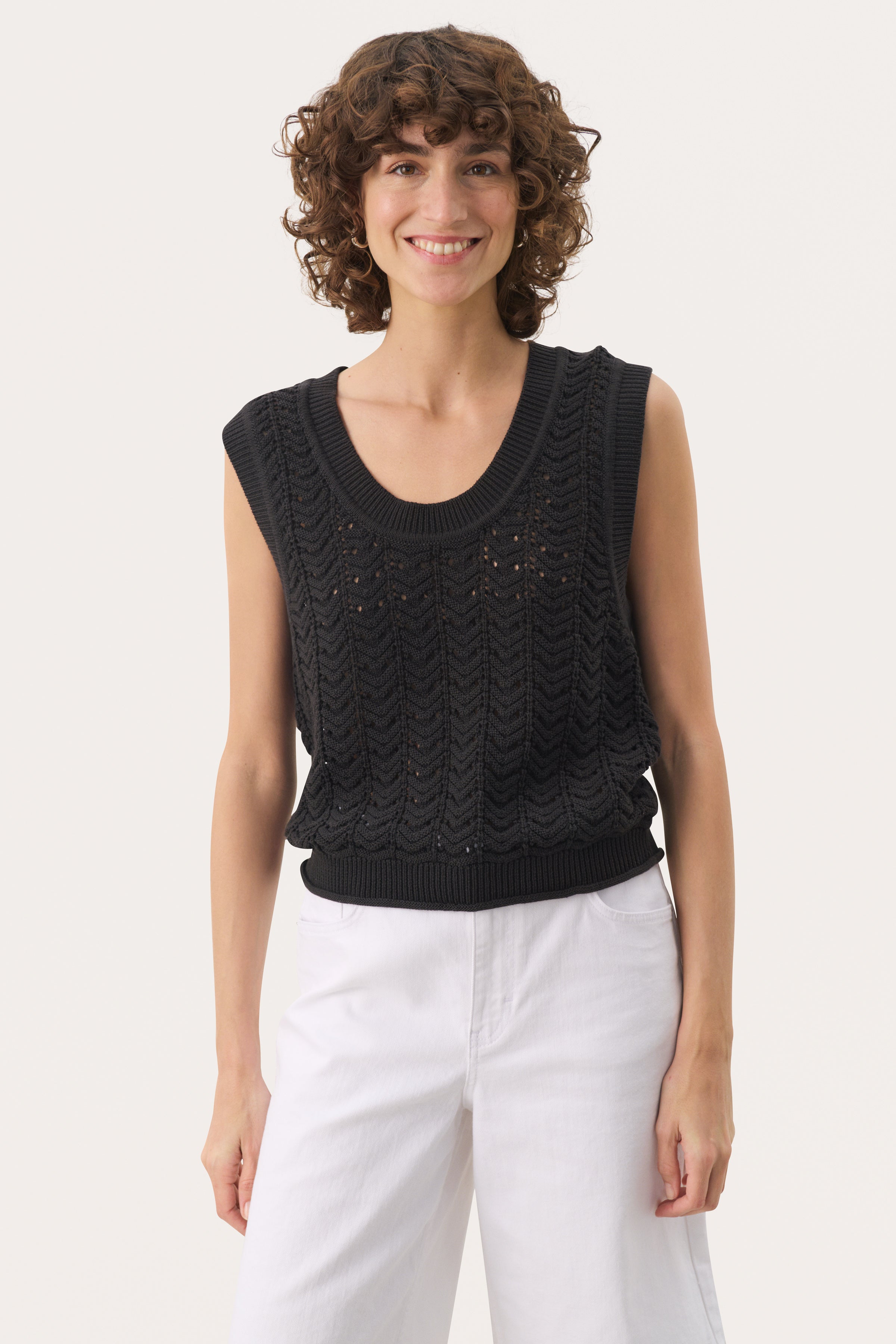 Radka - Black