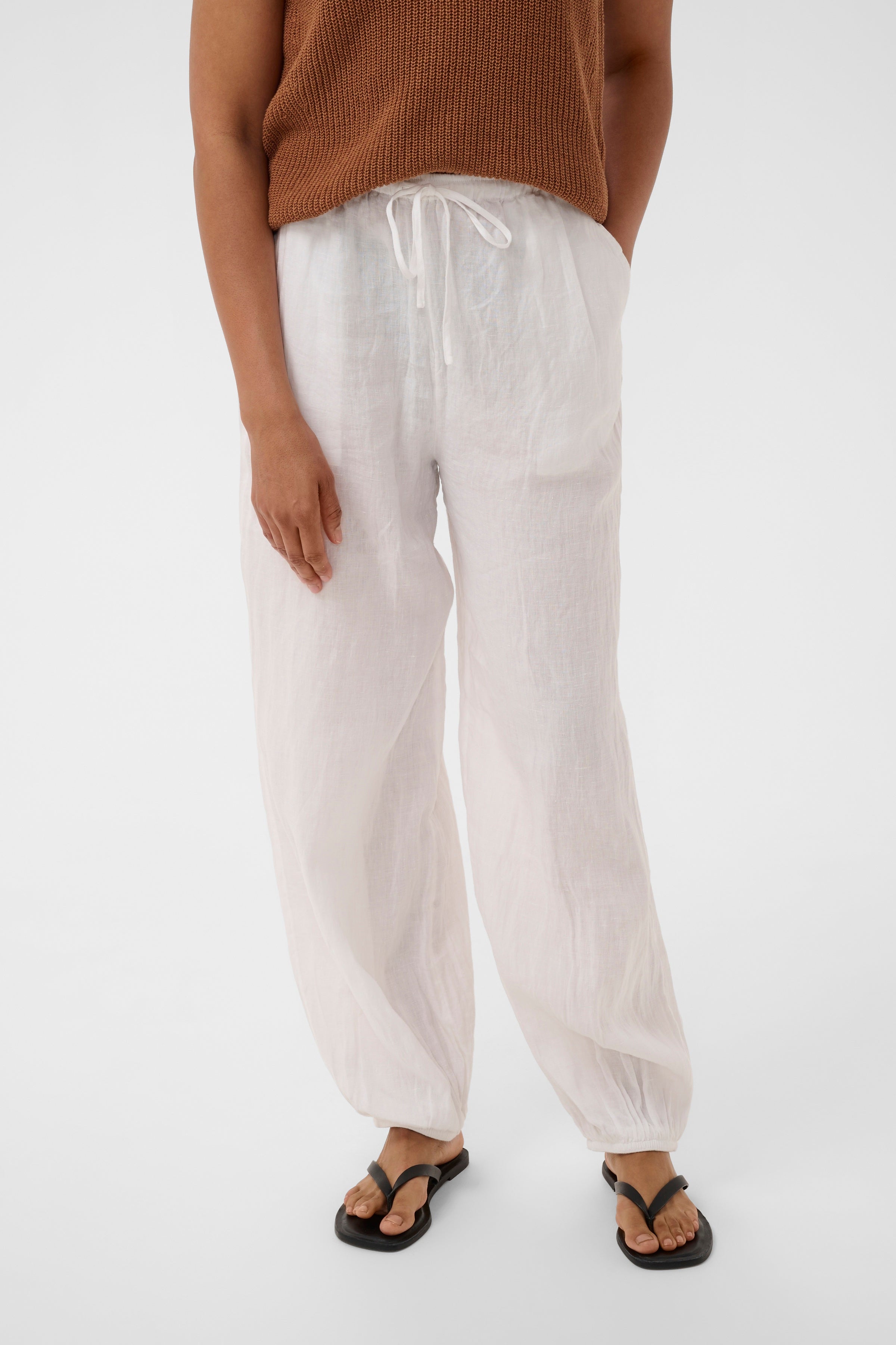 Betana Pant - White