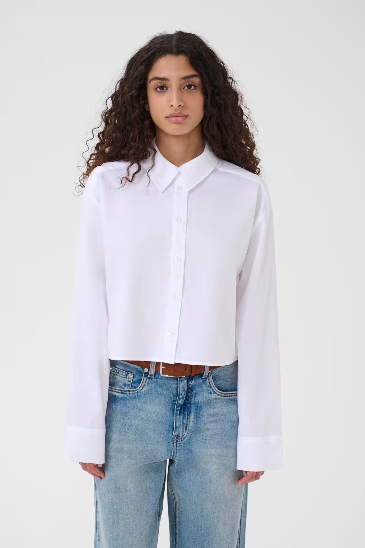 Gestuz GZYork cropped organic cotton long-sleeve button-down shirt in bright white.