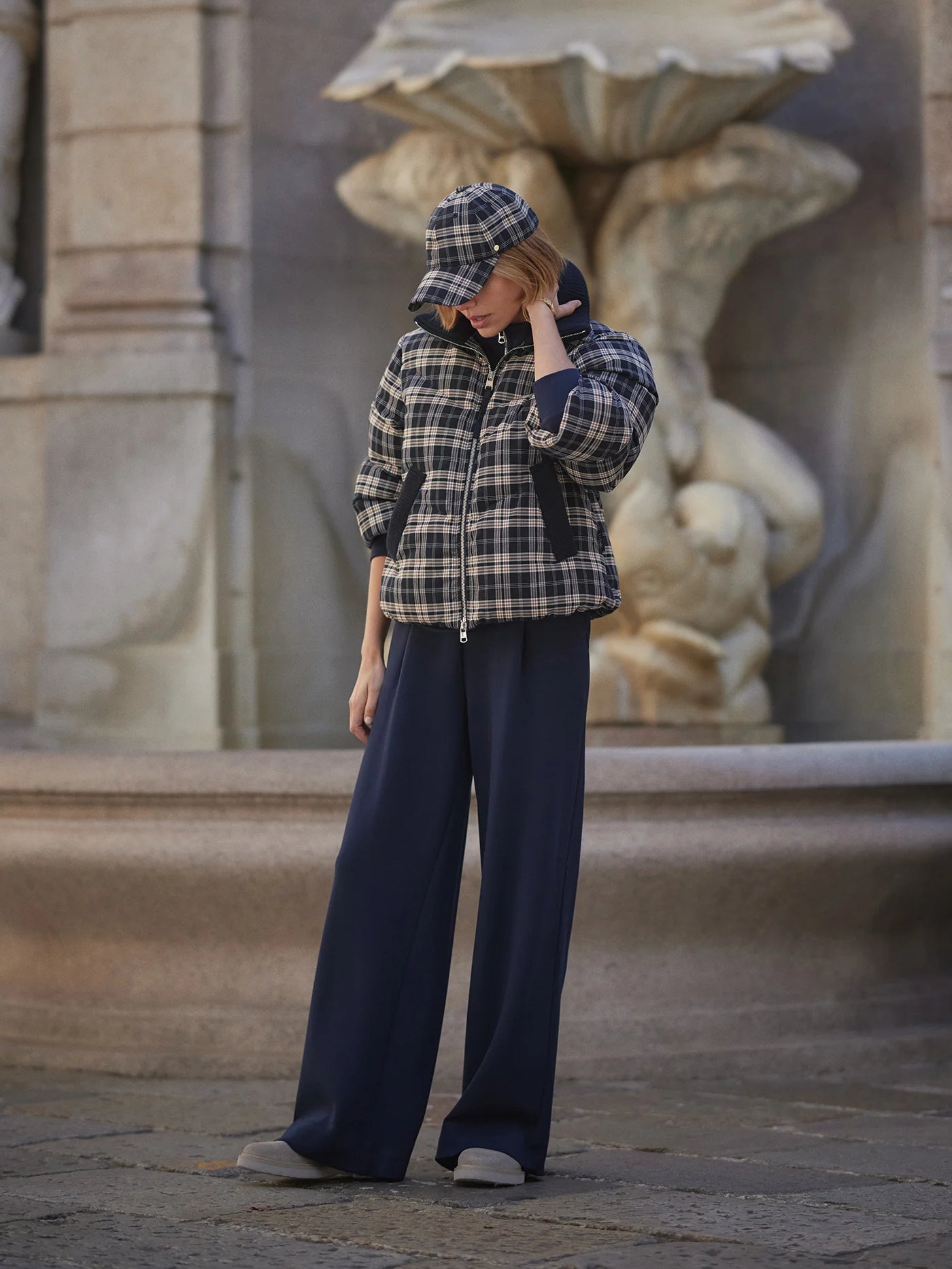 Bryony Short Puffer Jacket - Navy Check