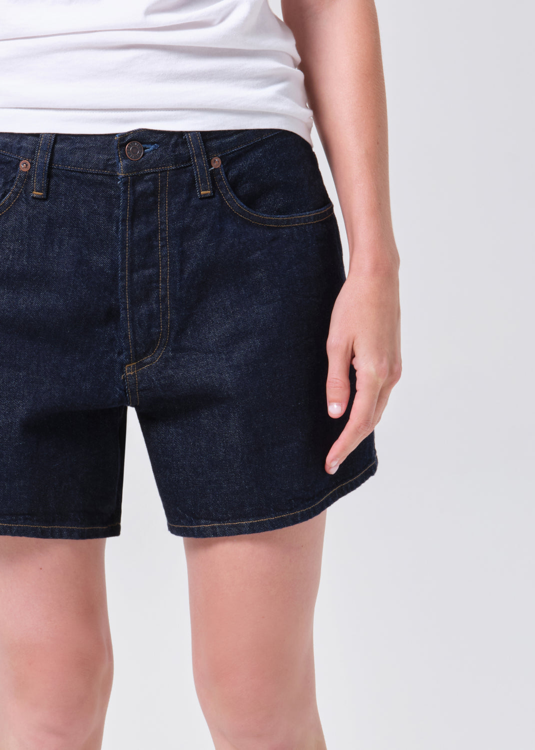 AGOLDE Leith Short in Rinse indigo denim oversized vintage fit front view