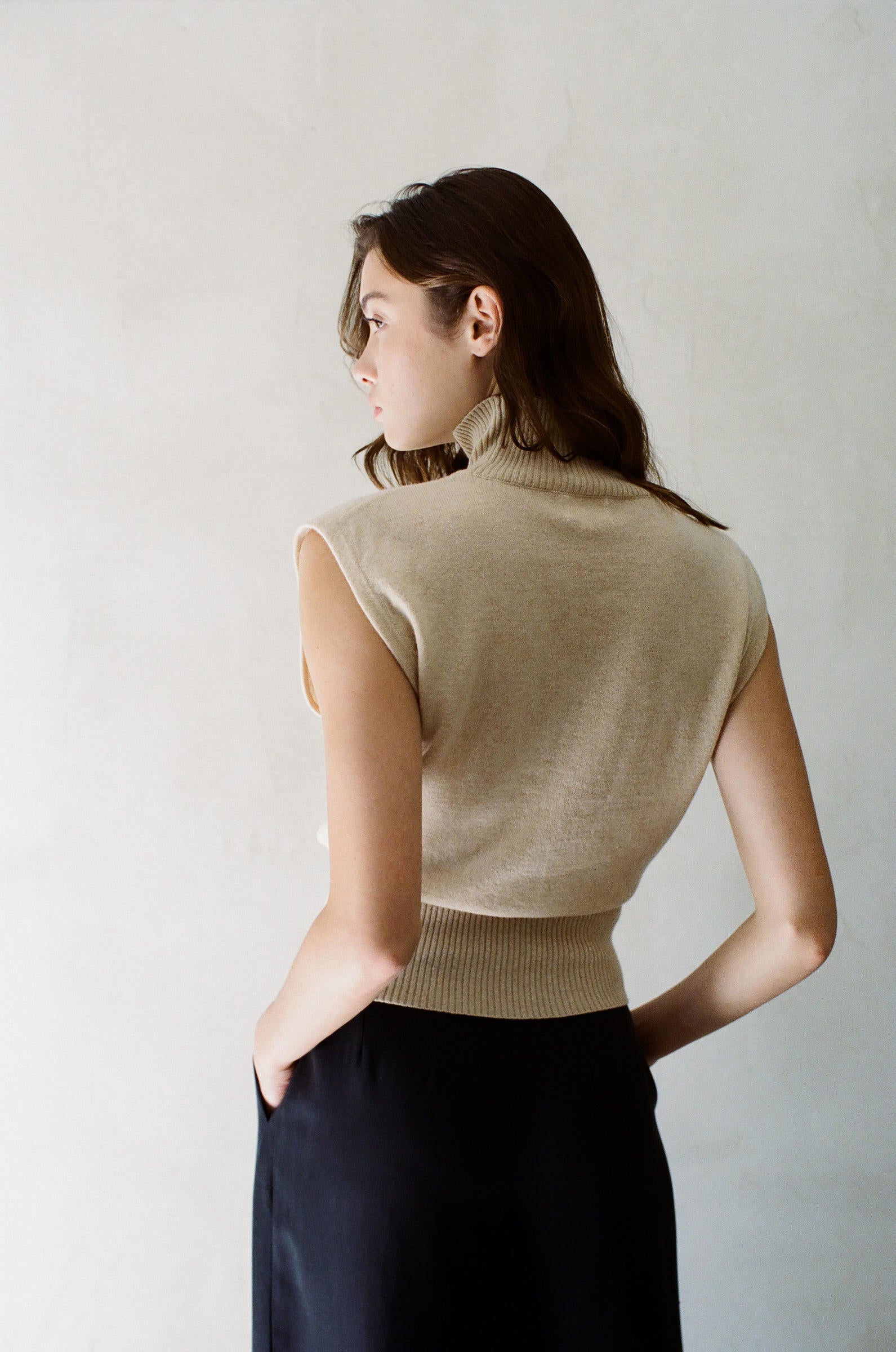 Cashmere Turtleneck Vest - Taupe