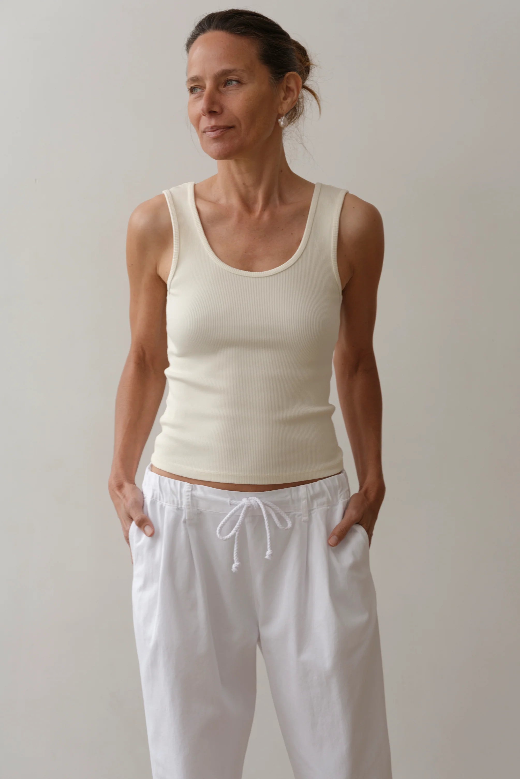 The Ribbed Scoop Neck - Cream