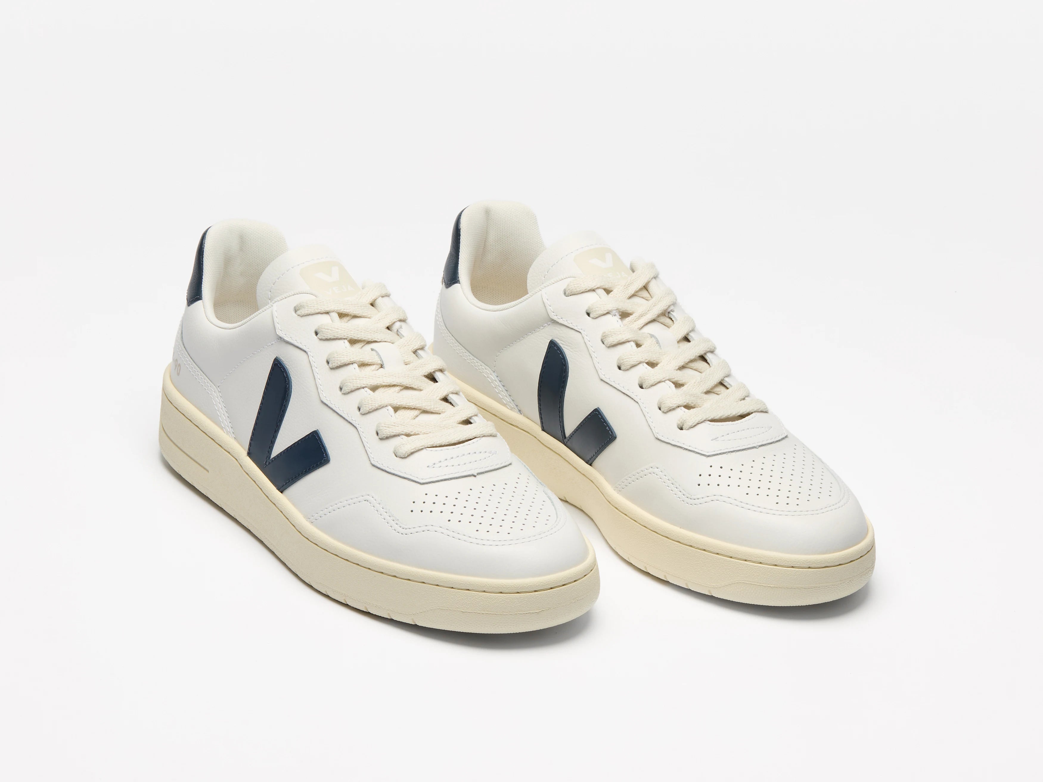 V-90 - Leather white Nautico